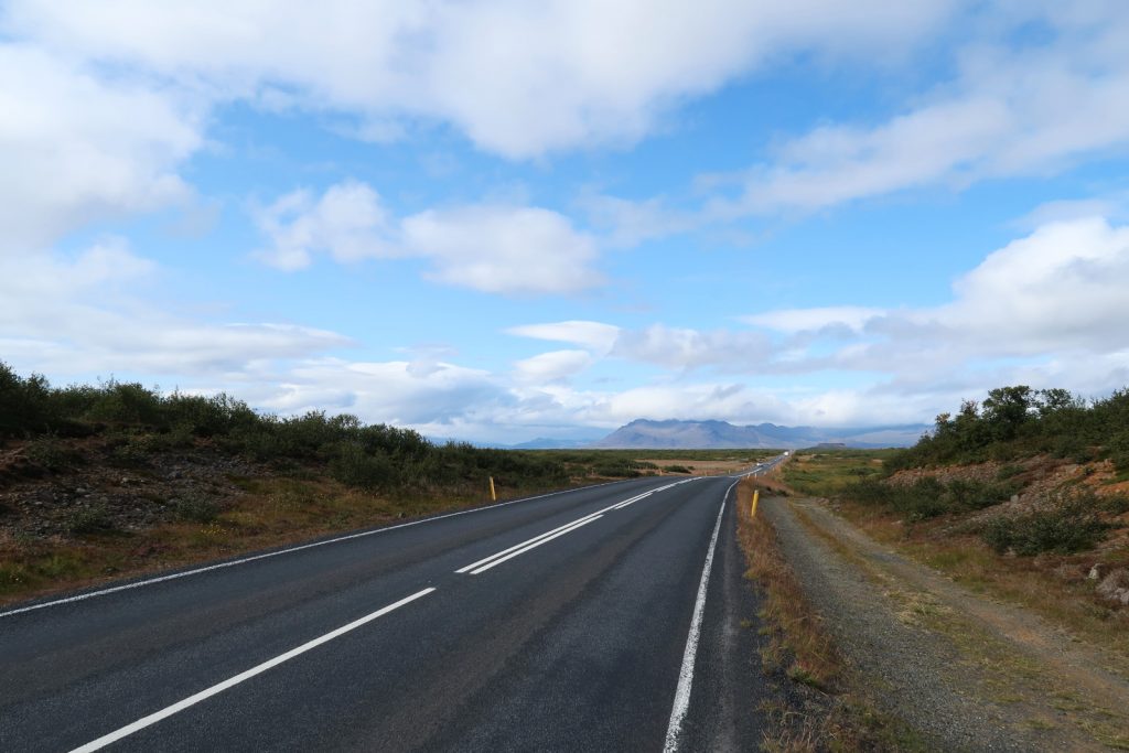 Diese Straße führt uns auf die Halbinsel Snæfellsnes